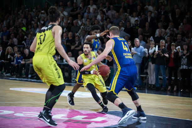 以及塔图姆 以及塔图姆