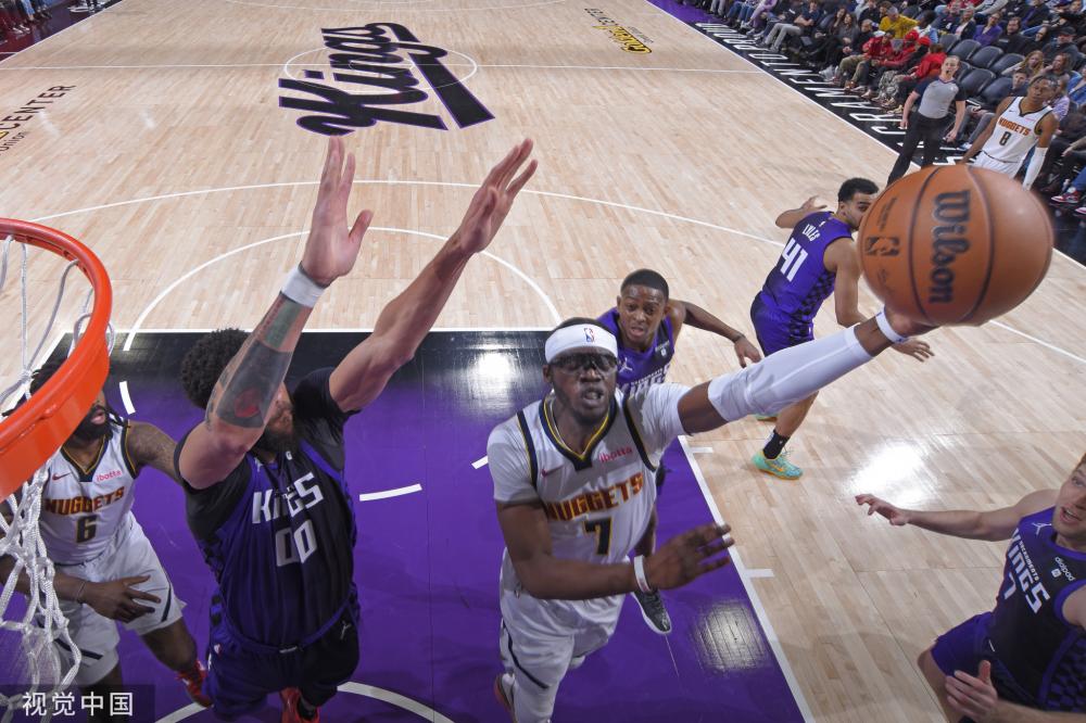 防守上进行 防守上进行